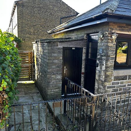 Unique Victorian Stable Conversion Χάλιφαξ Εξωτερικό φωτογραφία