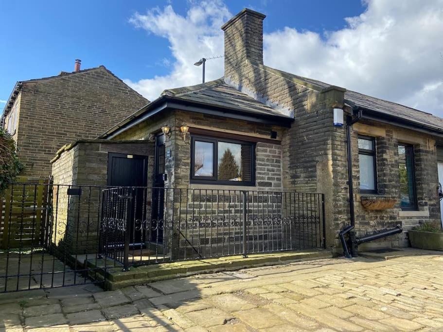 Unique Victorian Stable Conversion Χάλιφαξ Εξωτερικό φωτογραφία