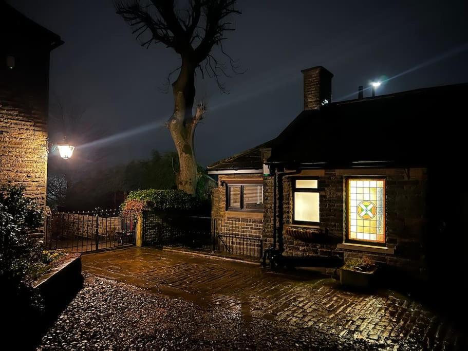 Unique Victorian Stable Conversion Χάλιφαξ Εξωτερικό φωτογραφία